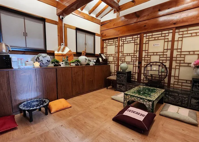 Haemil Hanok 해밀한옥 3*
